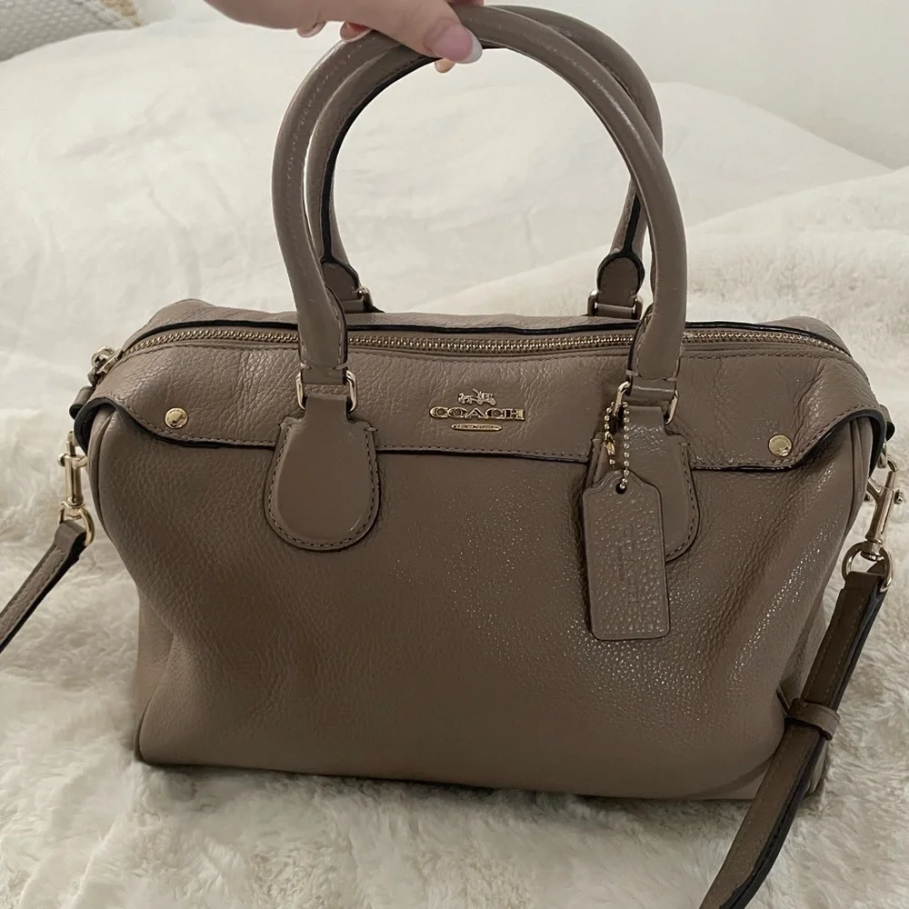Tan COACH large crossbody bag - Picture 1 of 5